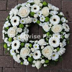 A Rose and Germini Loose Wreath in White