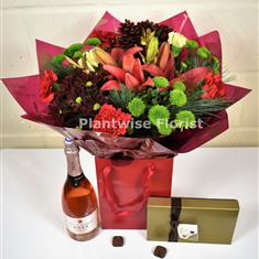 Christmas Bells Handtied With Sparkling Rose Wine &amp; Chocolates