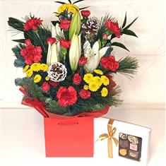 Christmas Flower Gift Box with Chocolates 