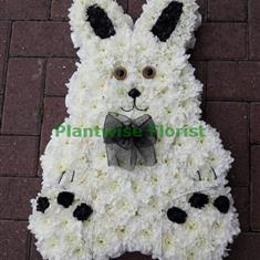 Flat Bunny Rabbit Wreath In White and Black 