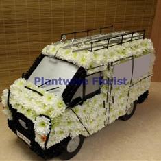 Ford Transit Van with Roof Rack Wreath - 3D Design
