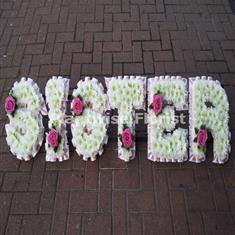5 SISTER Floral Letters Wreath with Single Flower