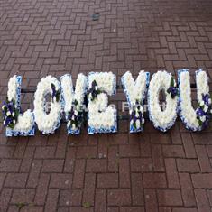 11b LOVE YOU Letters Wreath Made In Flowers with Clusters