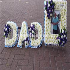 1 Photo Frame with Dad Lettering Comes in 2 Sizes