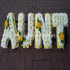 7  AUNT Floral Letter Wreath with Single Flower 