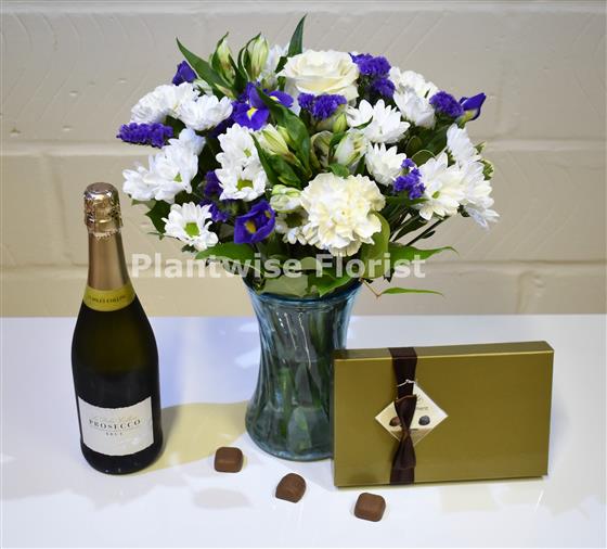 A Mother's Love Vase of Flowers with Prosecco and Chocolates Canvey